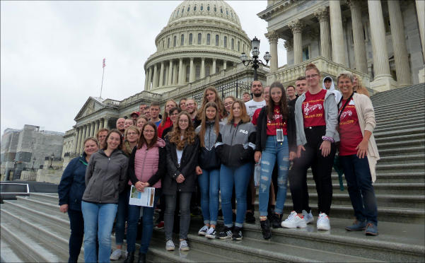 Gruppenfoto vor dem Kapitol in Washington DC